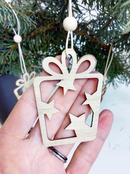 6 Holzanhänger Geschenk mit Sternen